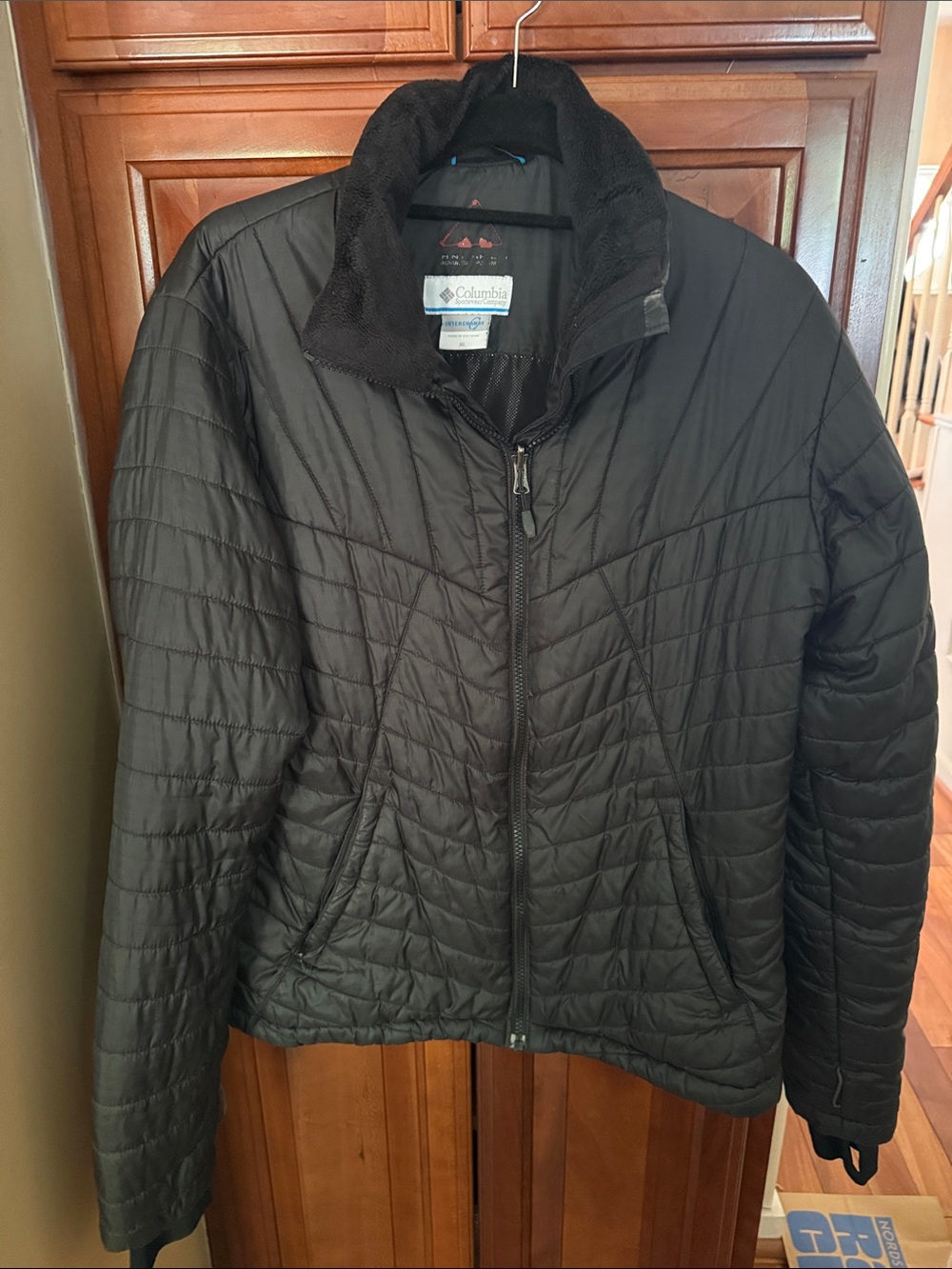 Columbia Women’s  Black Quilted Puffer Jacket with Fleece Collar
